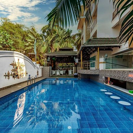 Lemonmint Svelton Manor Hotel Калангуте Екстериор снимка